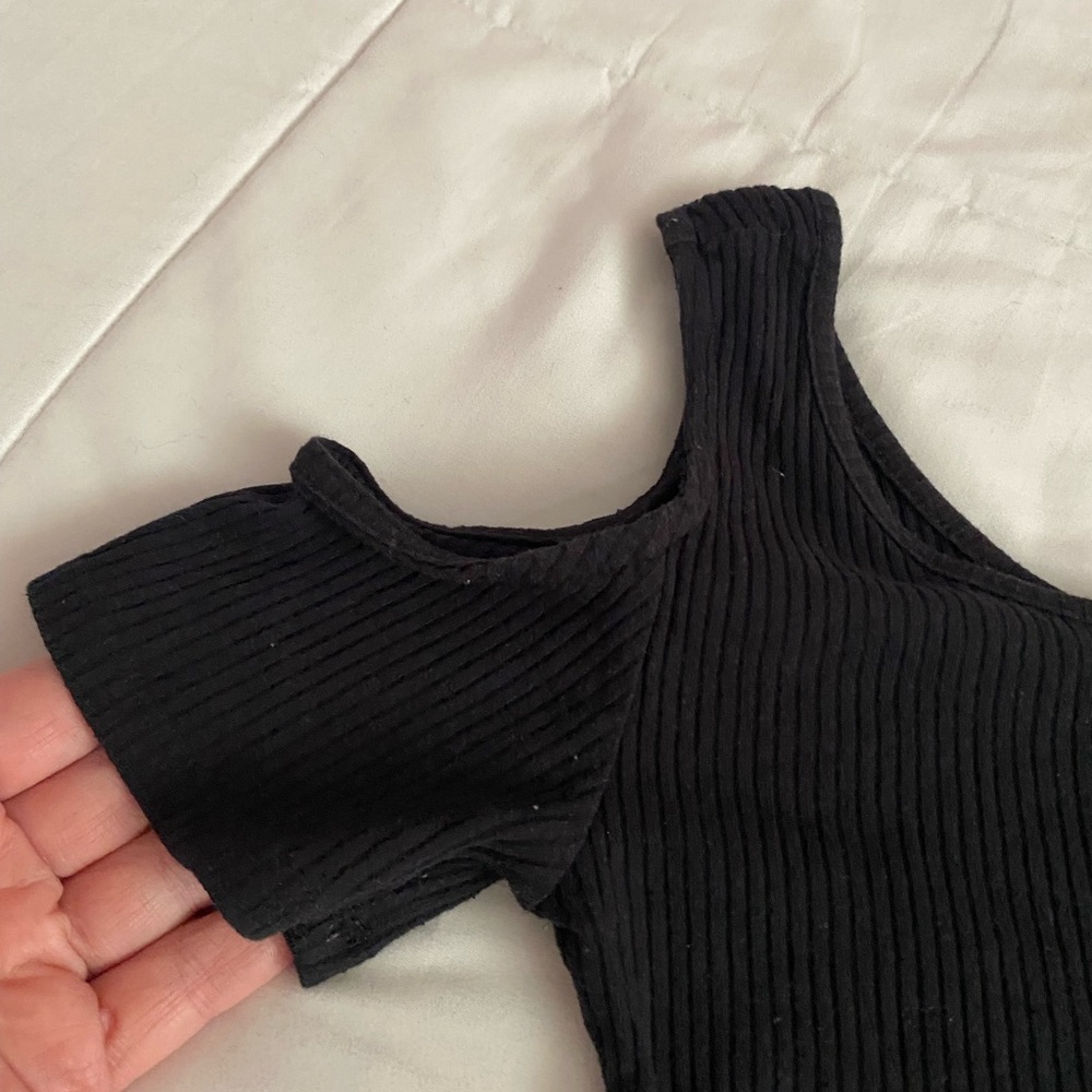 Ultra Flirt Ribbed Cold Shoulder Bodysuit. Super comfy. Size Small. - Picture 3 of 8